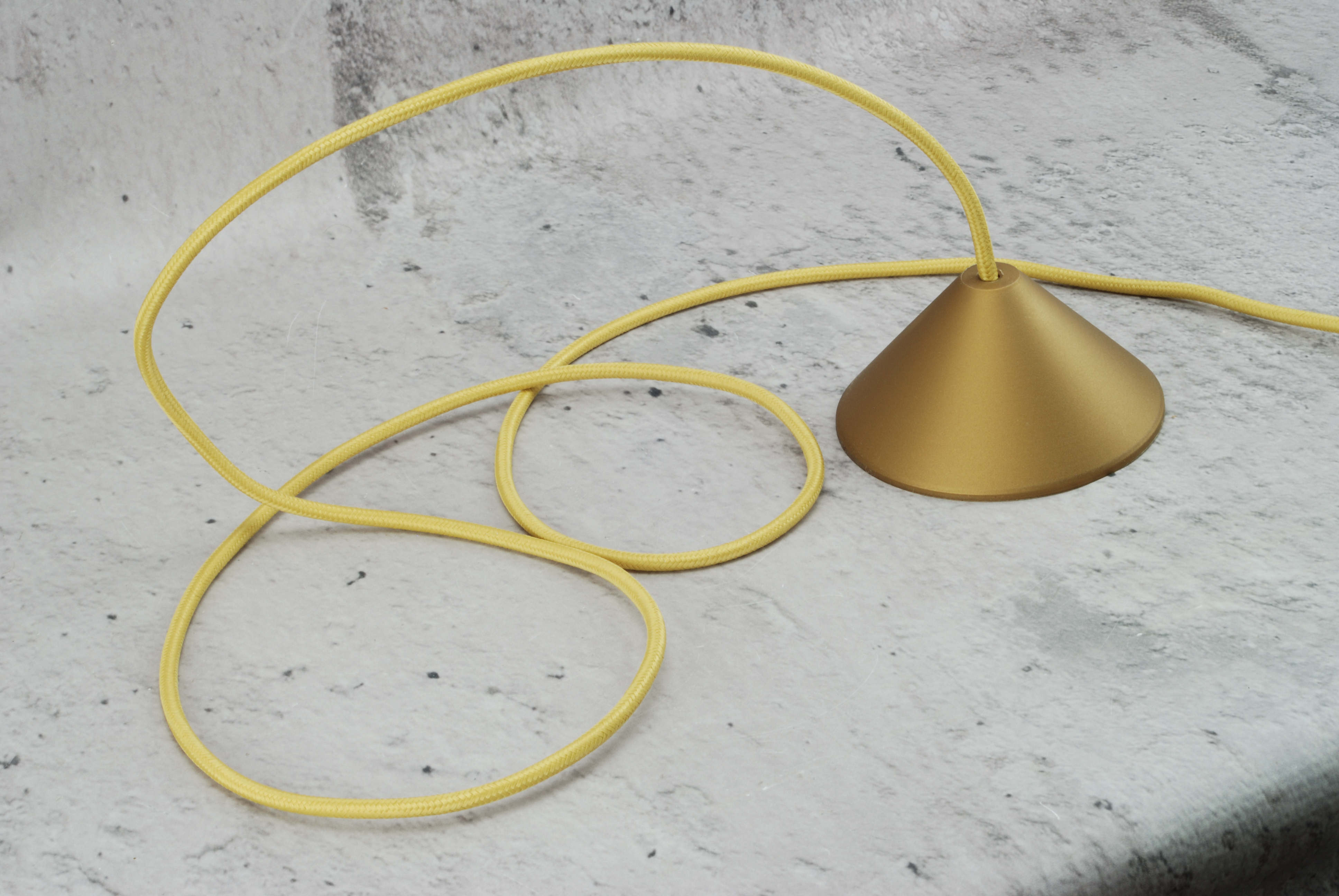 złota rozeta do lampy DIY
